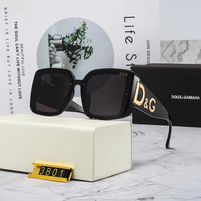 Woman's Thick Frame Fashion Sunglasses
