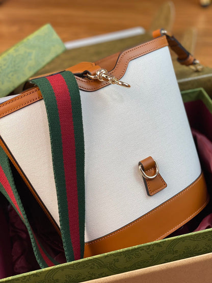 BUCKET SHOULDER BAG